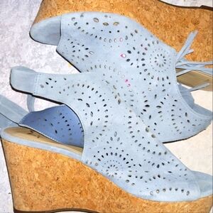 Marc Fisher wedges with tie back sz 8